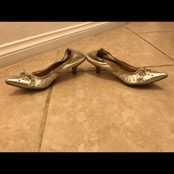 Bebe leather pointy toe pump - Picture 6 of 7